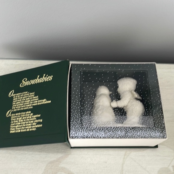 Department 56 Winter Tales of the Snowbabies “Why Don’t You Talk to Me?” - Picture 2 of 10